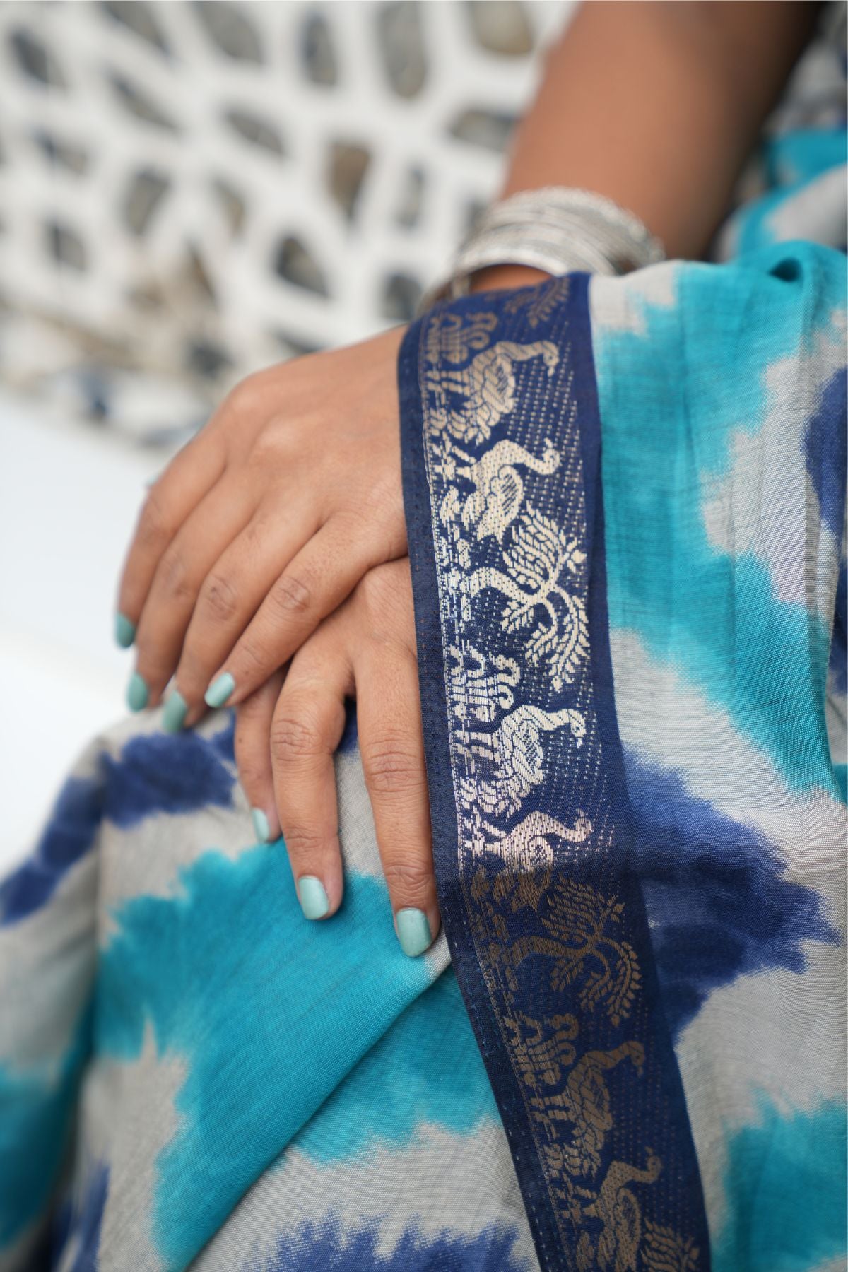 Blue Tie-Dye Linen Silk Saree with Navy Blue